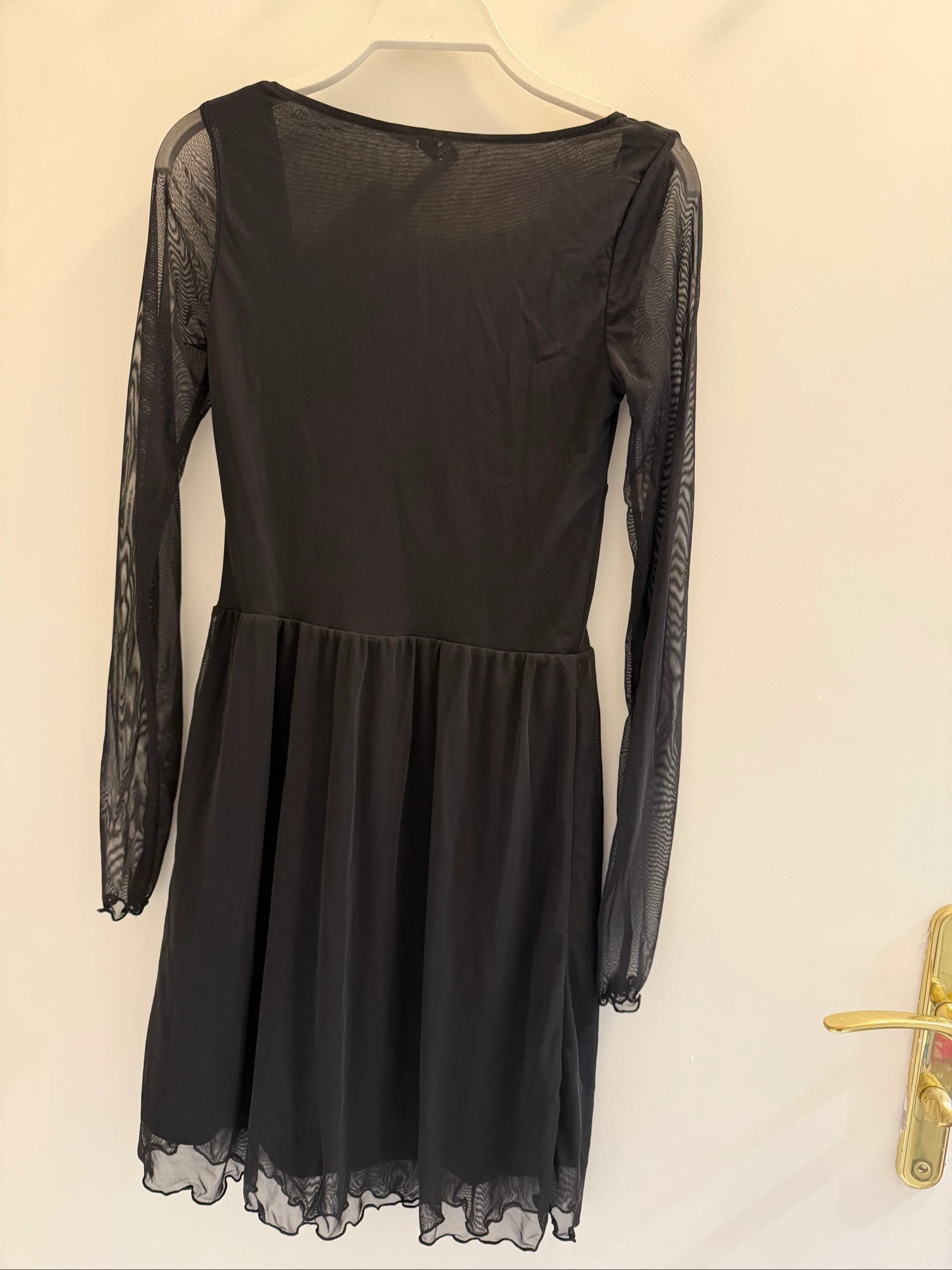 Vestido negro corto de mangas largas – photo 2
